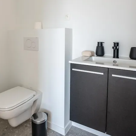Bright For 2 With Spacious Terrace & Views Apartment *