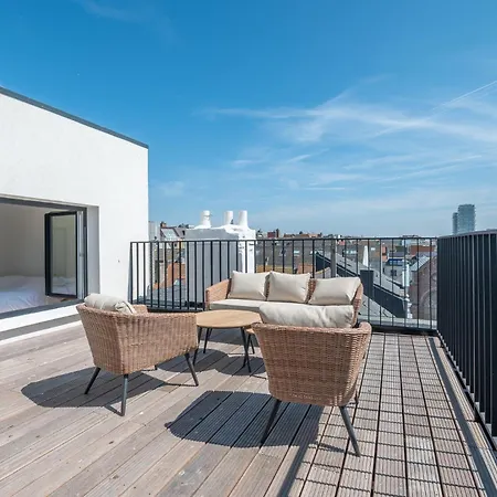 Apartment Bright For 2 With Spacious Terrace & Views *