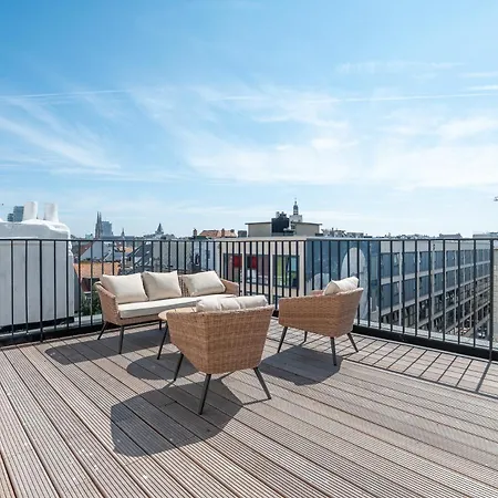 Bright For 2 With Spacious Terrace & Views *